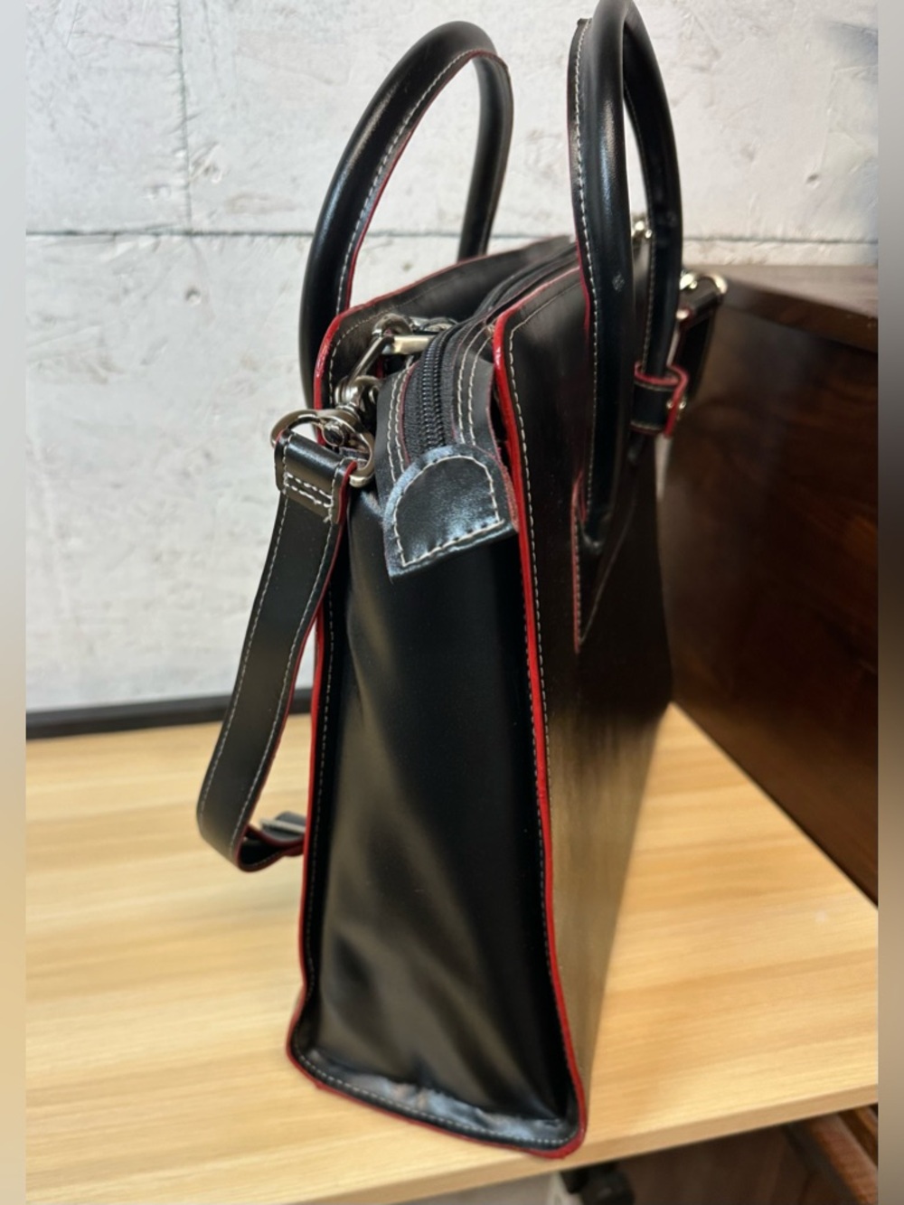 McLain Lake Forest Italian Leather womans Briefcase  black and red lined. - Picture 6 of 7